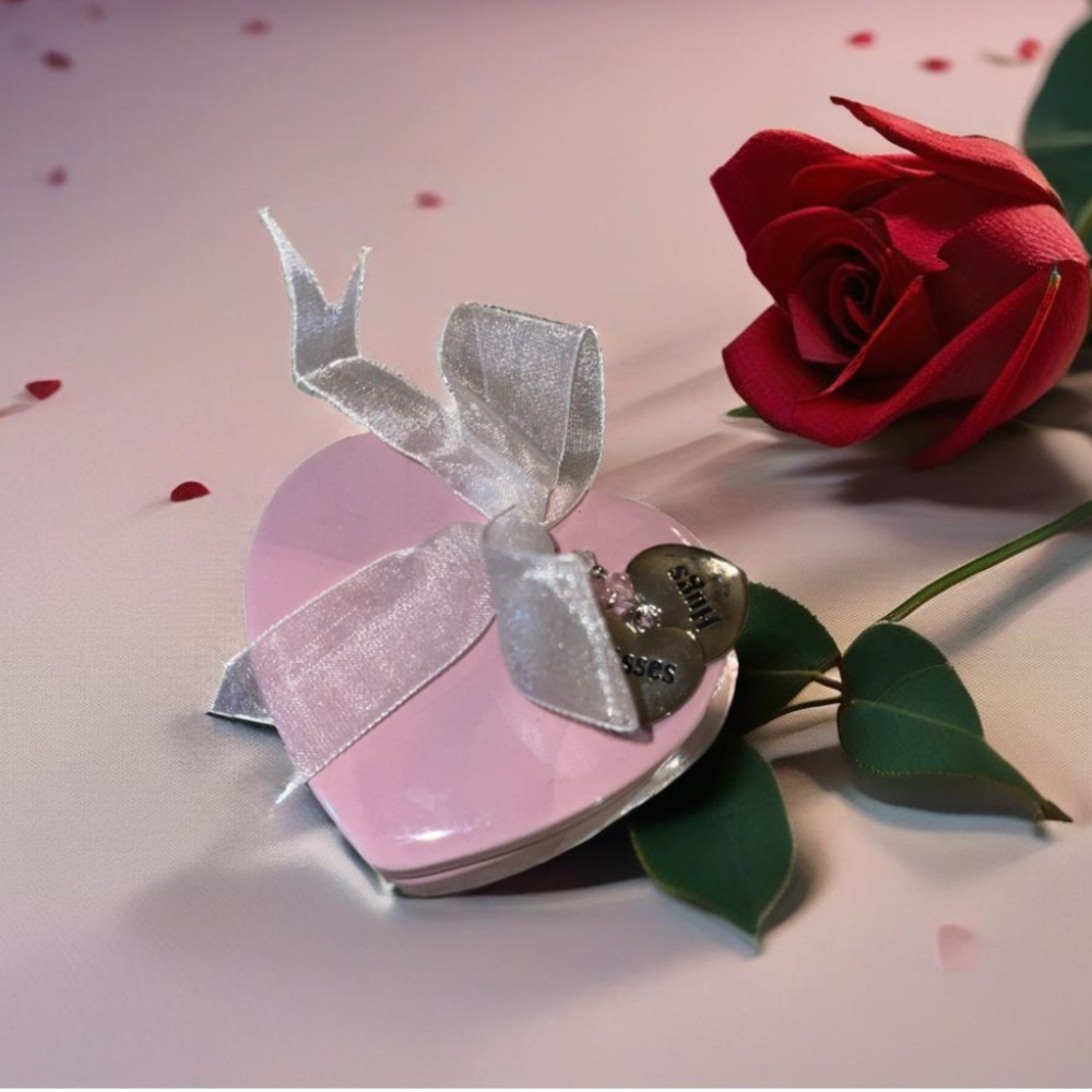 Ceramic Heart-Shaped Trinket Box w/gift box, ribbons, bows+bag charms Included